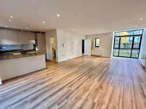 Photo 9- click for photo gallery